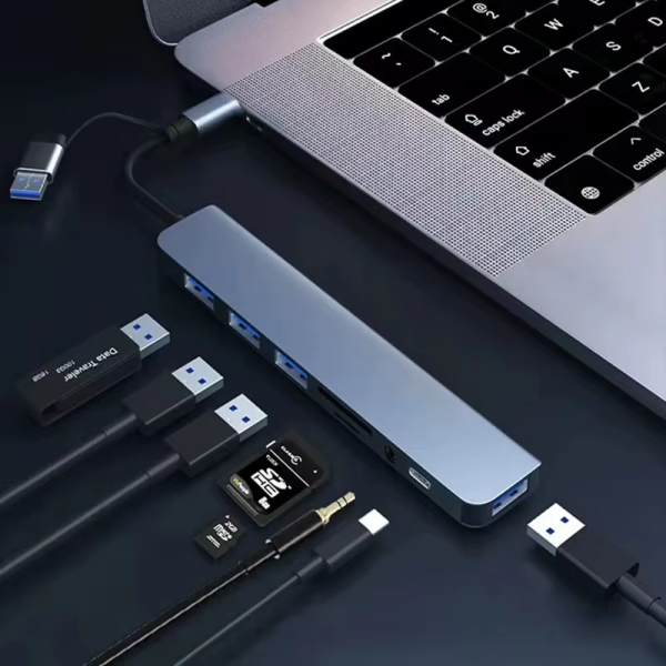 محول USB Type-C متعدد المنافذ مع USB وقارئ Micro SD ومخرج صوت 3.5 ملم
