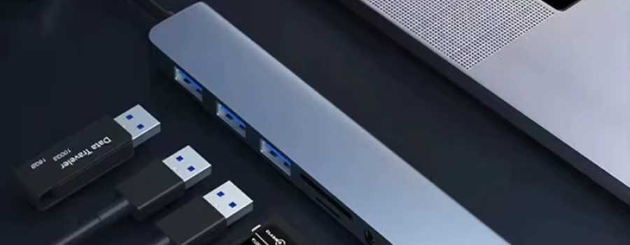محول USB Type-C متعدد المنافذ مع USB وقارئ Micro SD ومخرج صوت 3.5 ملم